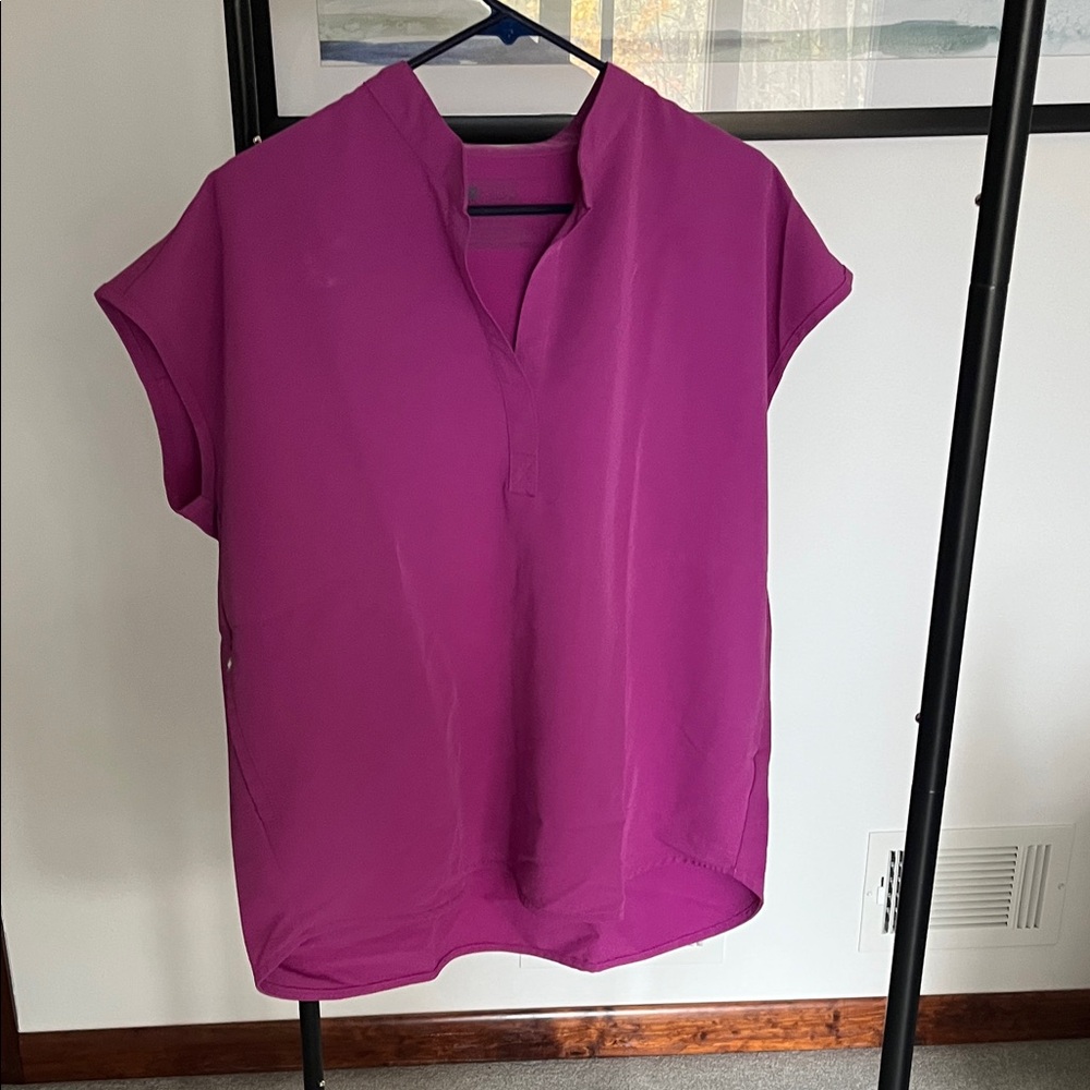 Figs scrub top